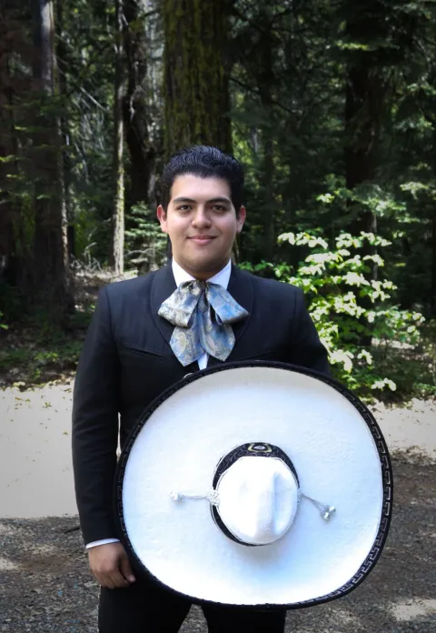 Alex Treviño, violín