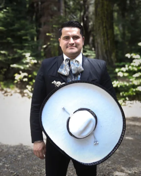 Eric González, violín
