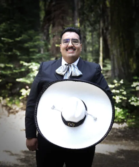 John Salazar, vihuela