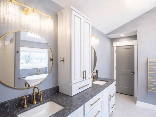 Bathroom remodel by Structora