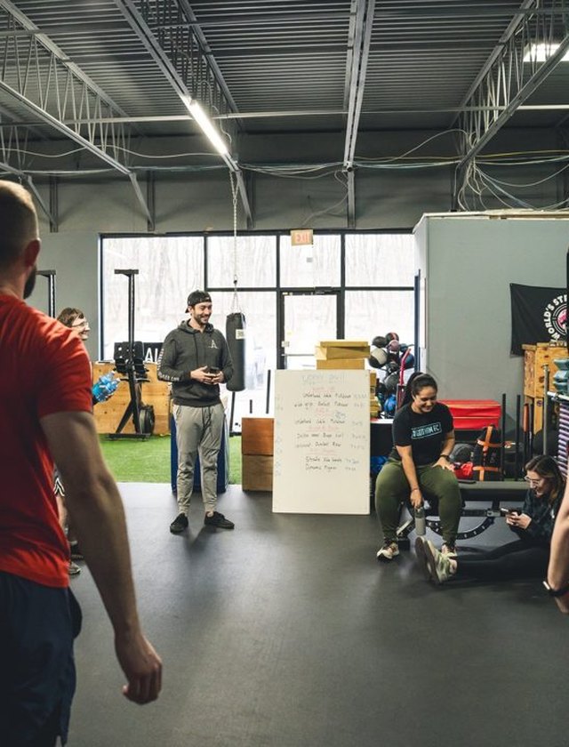 A full group class mid-session