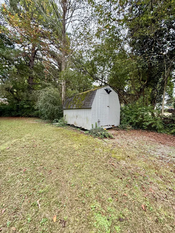 1004 Charles Street photo 5