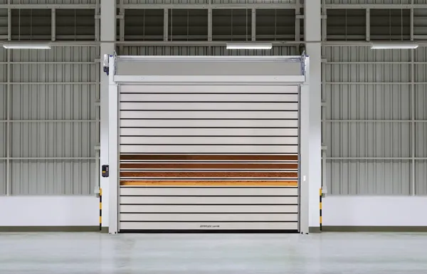 EFA-SST® N Alux — Puerta rápida en espiral de bajo dintel con lamas de aluminio