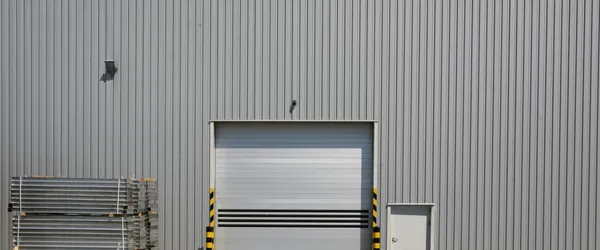 EFA-SST® N Therm — Puerta rápida en espiral de bajo dintel con aislamiento térmico
