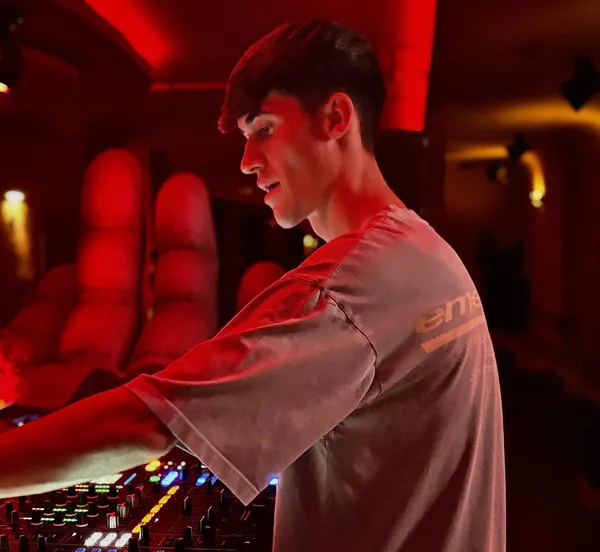 DJ de Epica Vibes