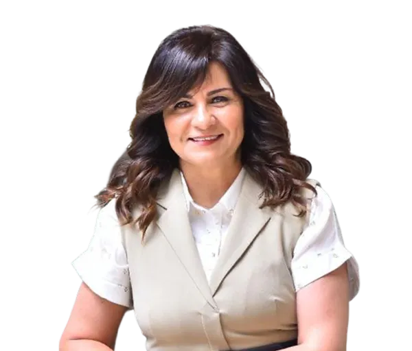 السفيرة نبيلة مكرم