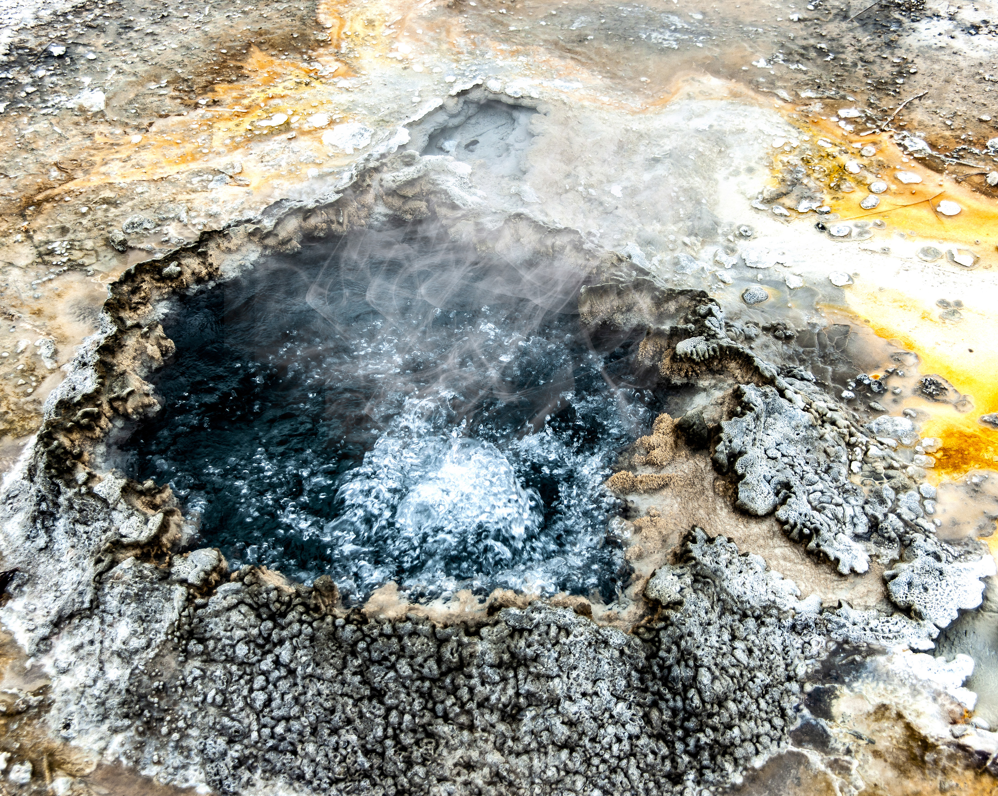 Yellowstone National Park — Earth’s Living Breath – Image 2