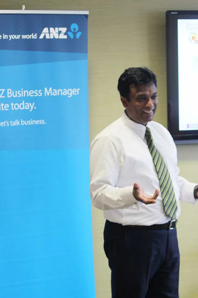 Ifthi Idris presenting at a business workshop
