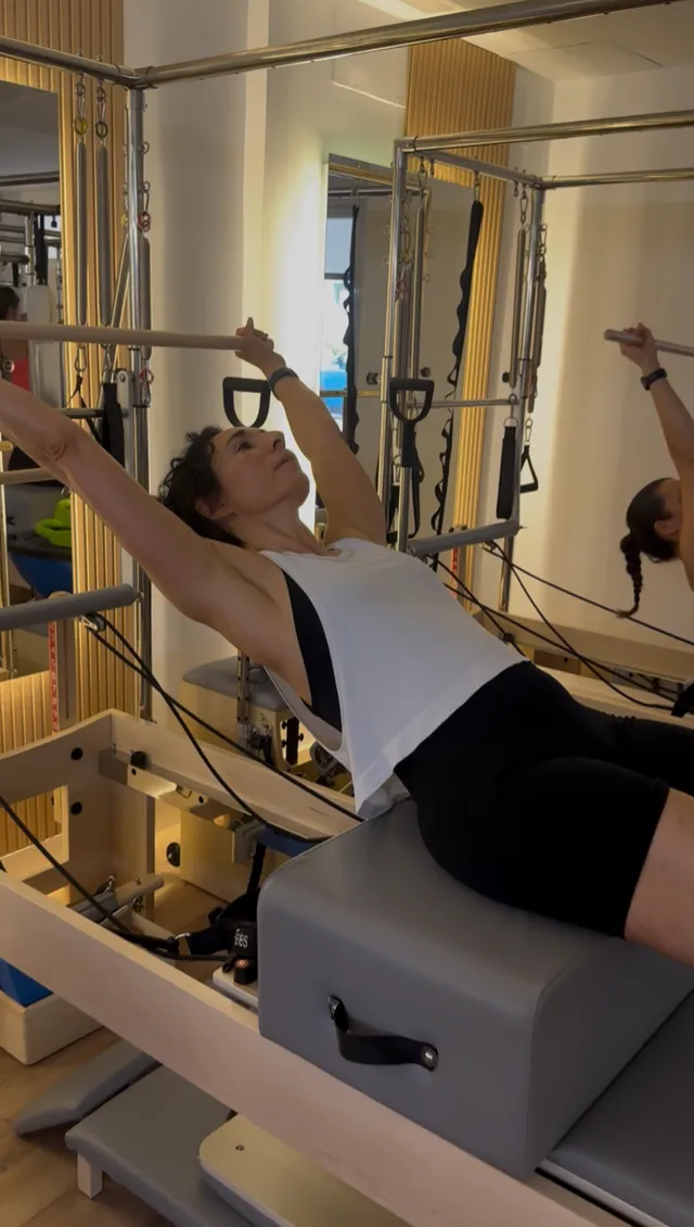 Estiramiento en Pilates máquinas