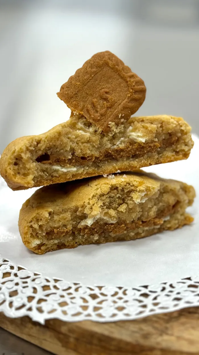 Lotus Biscoff, biała czekolada