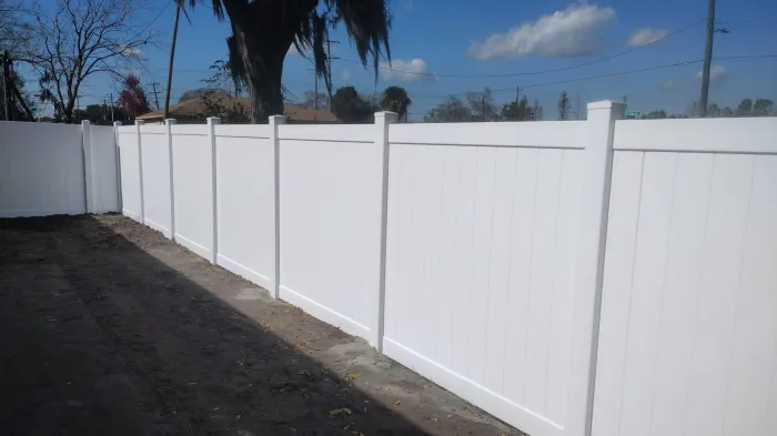 White vinyl privacy fence