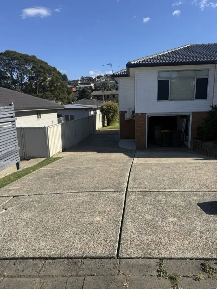 Exposed aggregate driveway before cleaning