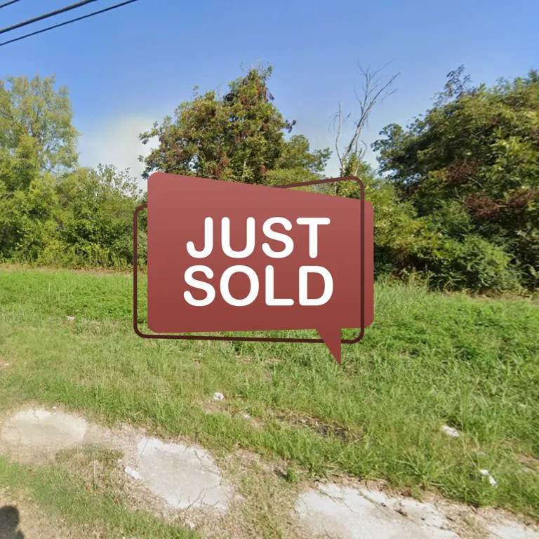 Single Family lot in Pine Bluff