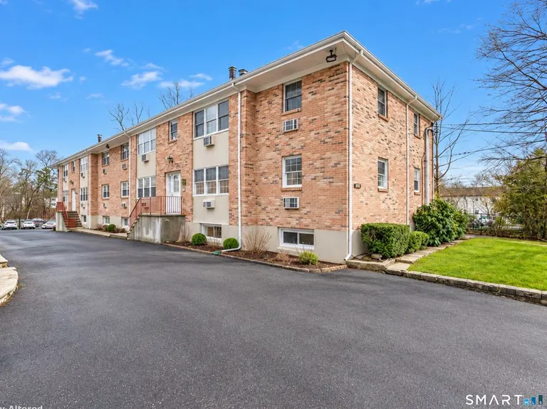 Property photo: 1307 Hope Street, Unit A1, Stamford, CT 06907