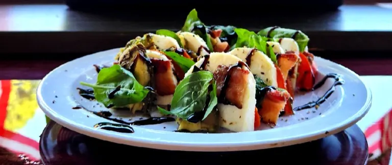 Caprese salad with fresh mozzarella and basil