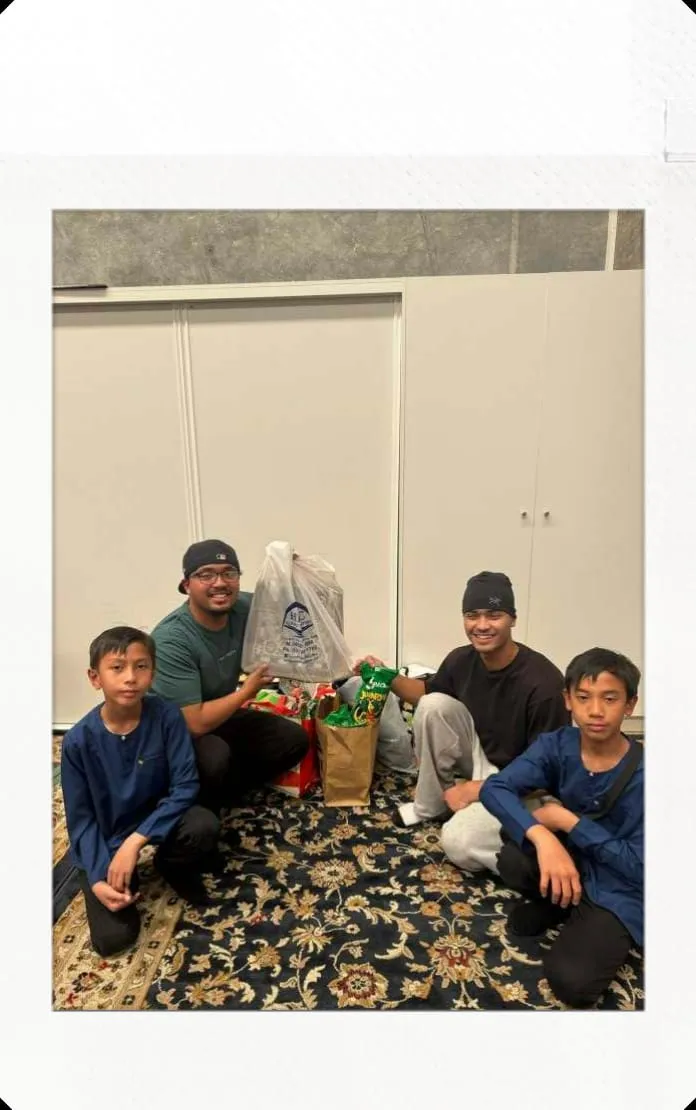 Volunteers visiting a family at home