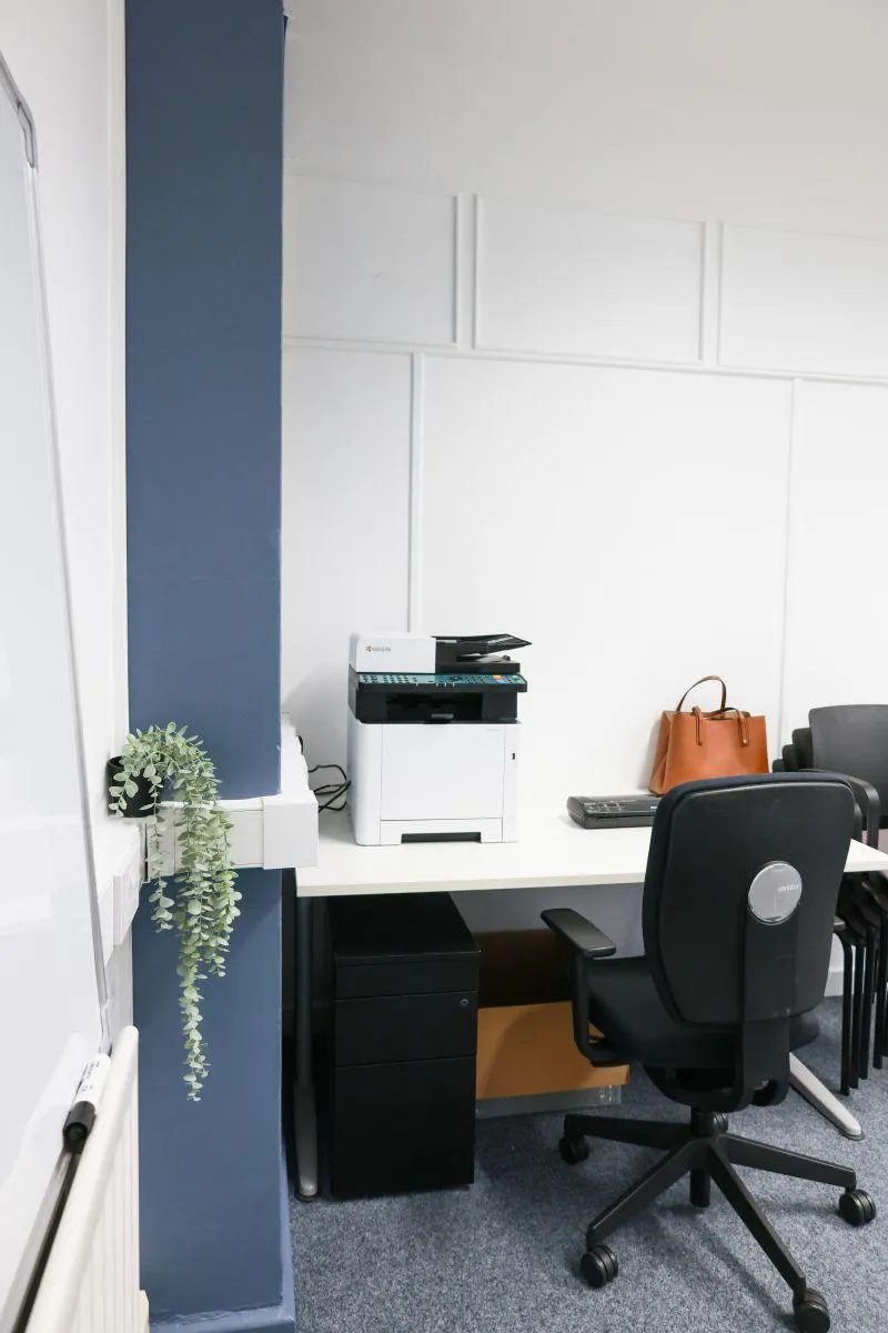 1 person office (No VAT) FF14  ideal for Counsellor