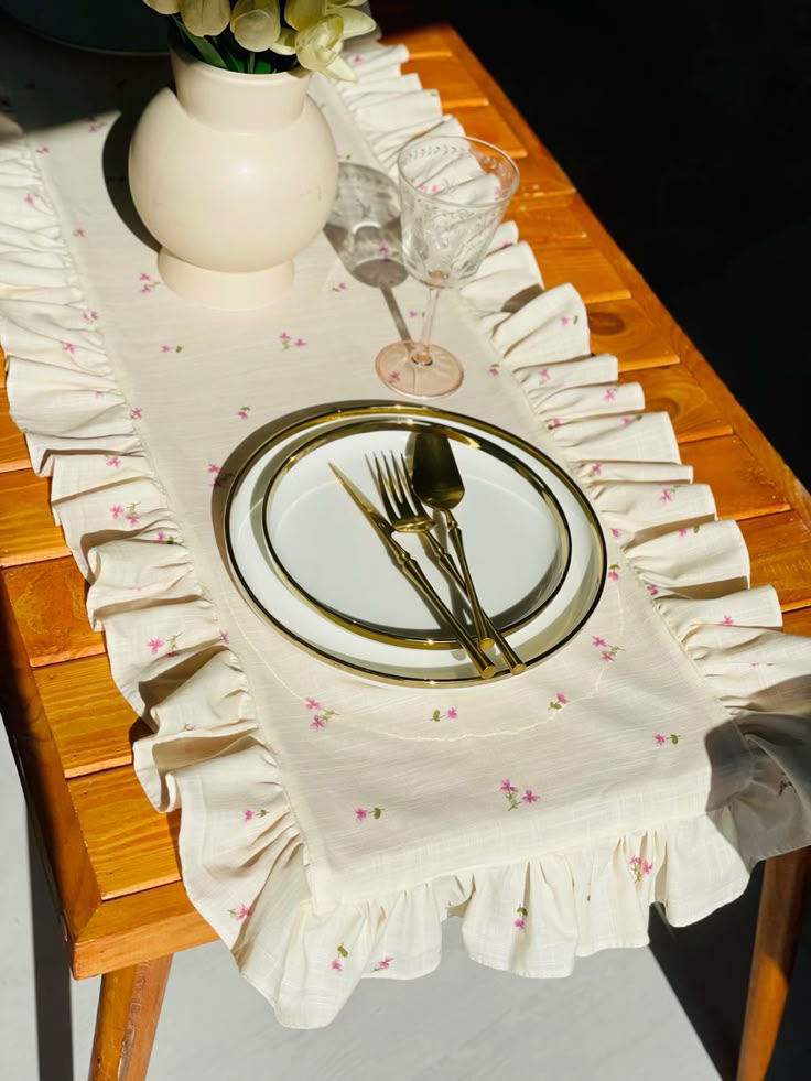 Table Runner