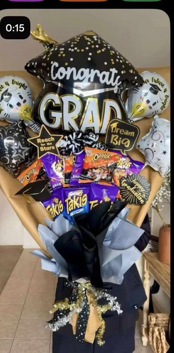 💐✨ Luxe Graduation Balloon Bouquet