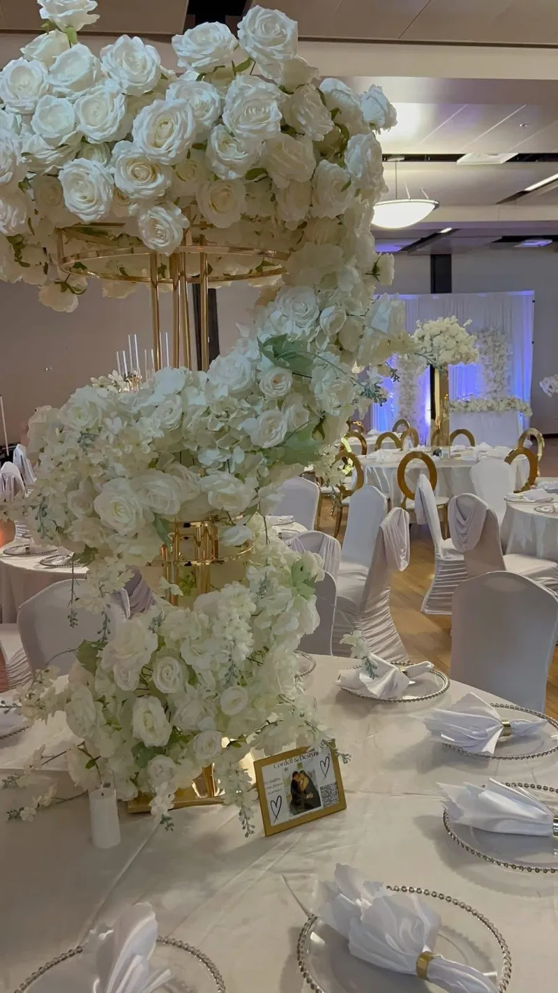 🌸✨ 🌸✨Luxury Cascading Floral Centerpiece Rental