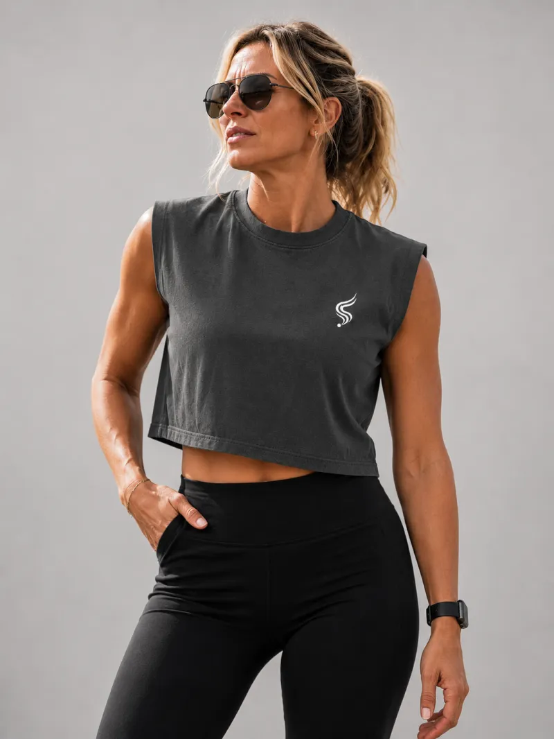 FLOW SLEEVELESS CROP TEE