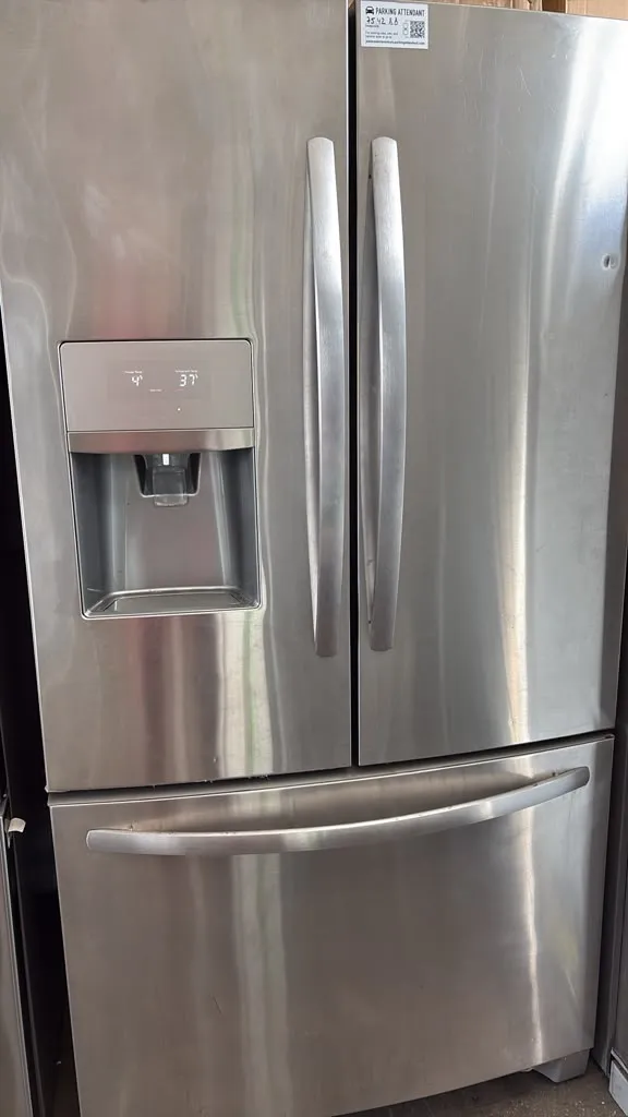 Frigidaire French Door Refrigerator – Stainless Steel – Ice & Water Dispenser – Tested & Working