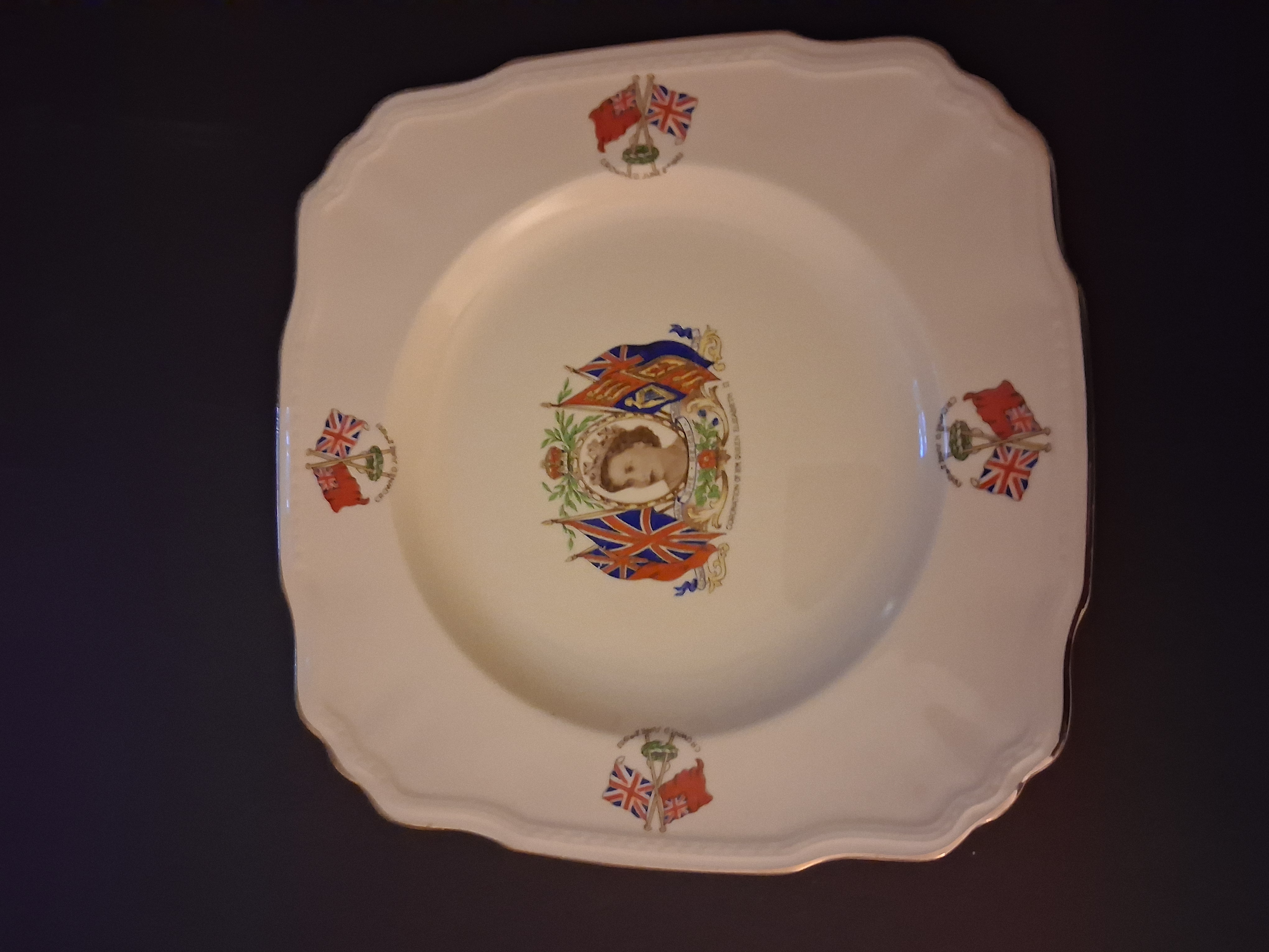 1953 Alfred Meakin Queen Elizabeth II Coronation Collector Plate | English Bone China