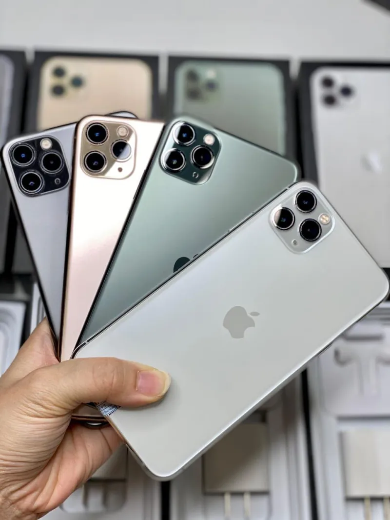 iPhone 11 Pro Max — 64GB/256GB