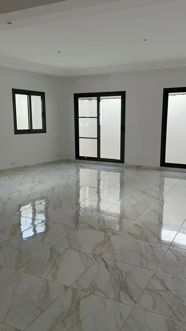 A LOUER - VILLA - NGOR ALMADIES