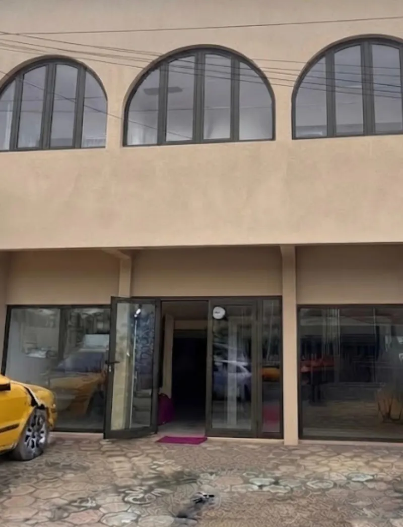 À VENDRE – LOCAL COMMERCIAL - ALMADIES - ROUTE DE L'AÉROPORT