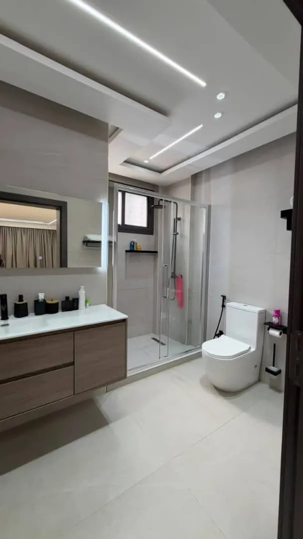 À LOUER – VILLA R+2 NEUVE - SICAP FOIRE