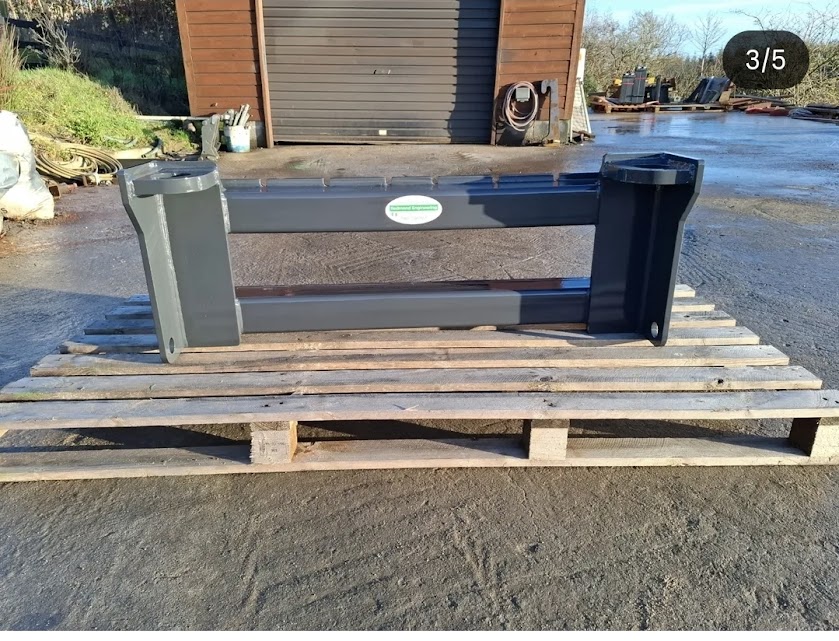 16 Inch Pin and Cone Pallet Fork Carriage