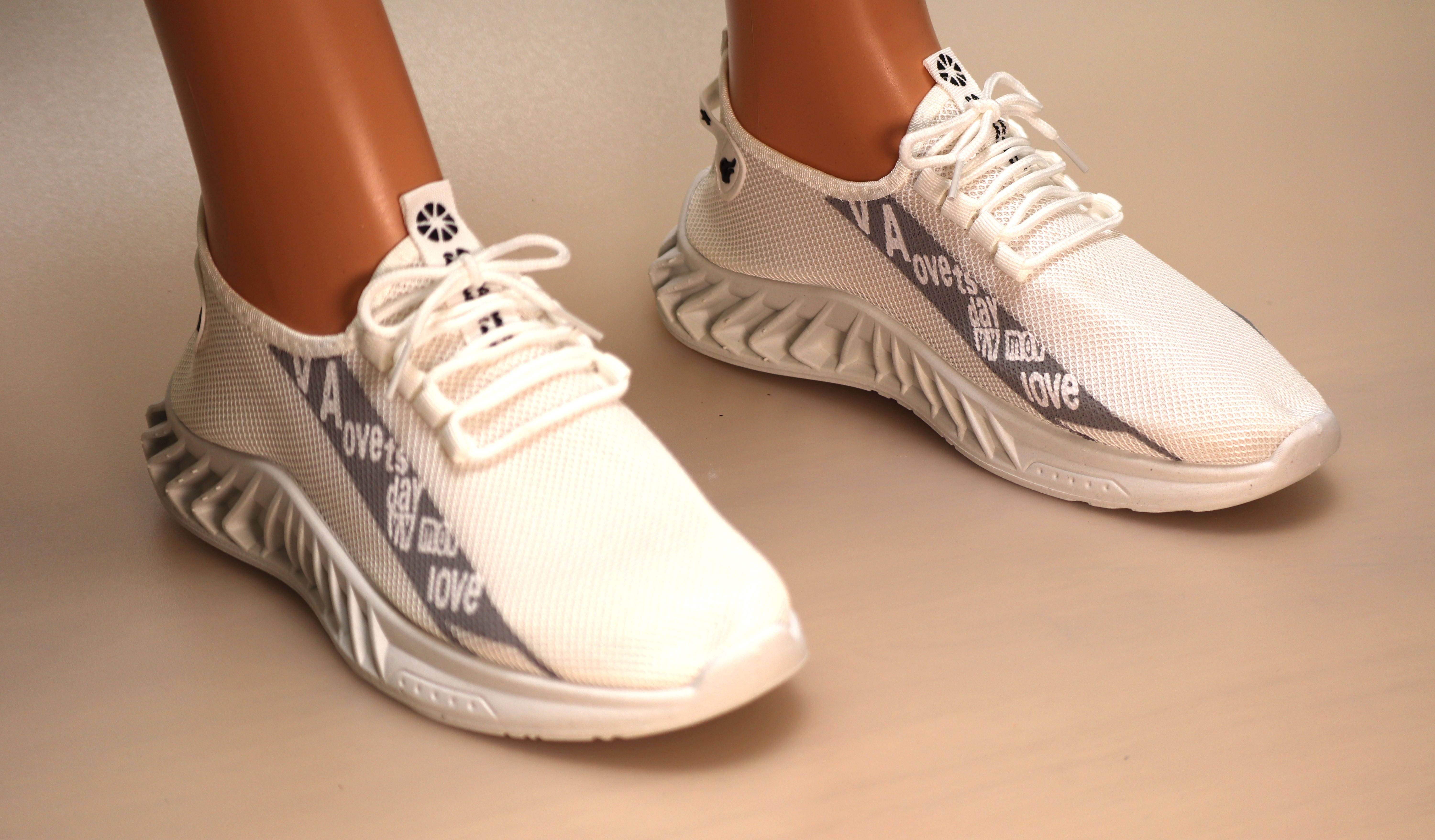 Fashion Mesh Walking Shoe - White