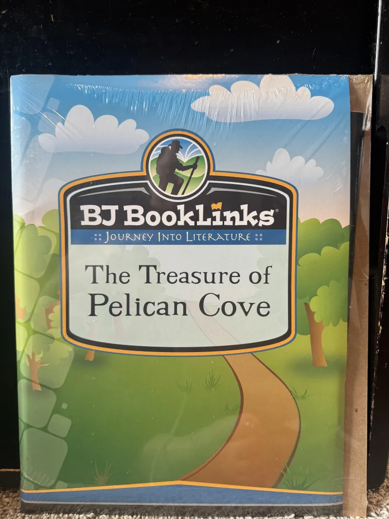 BookLinks: The Treasure of Pelican Cove