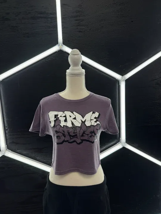 Firme Styles Women's Crop Tee – Lavender Edition