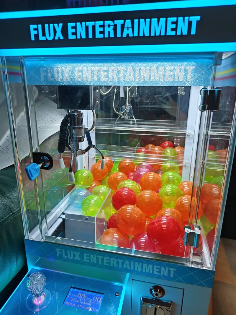 Mini Claw Machine Package (30 keychains per machine)