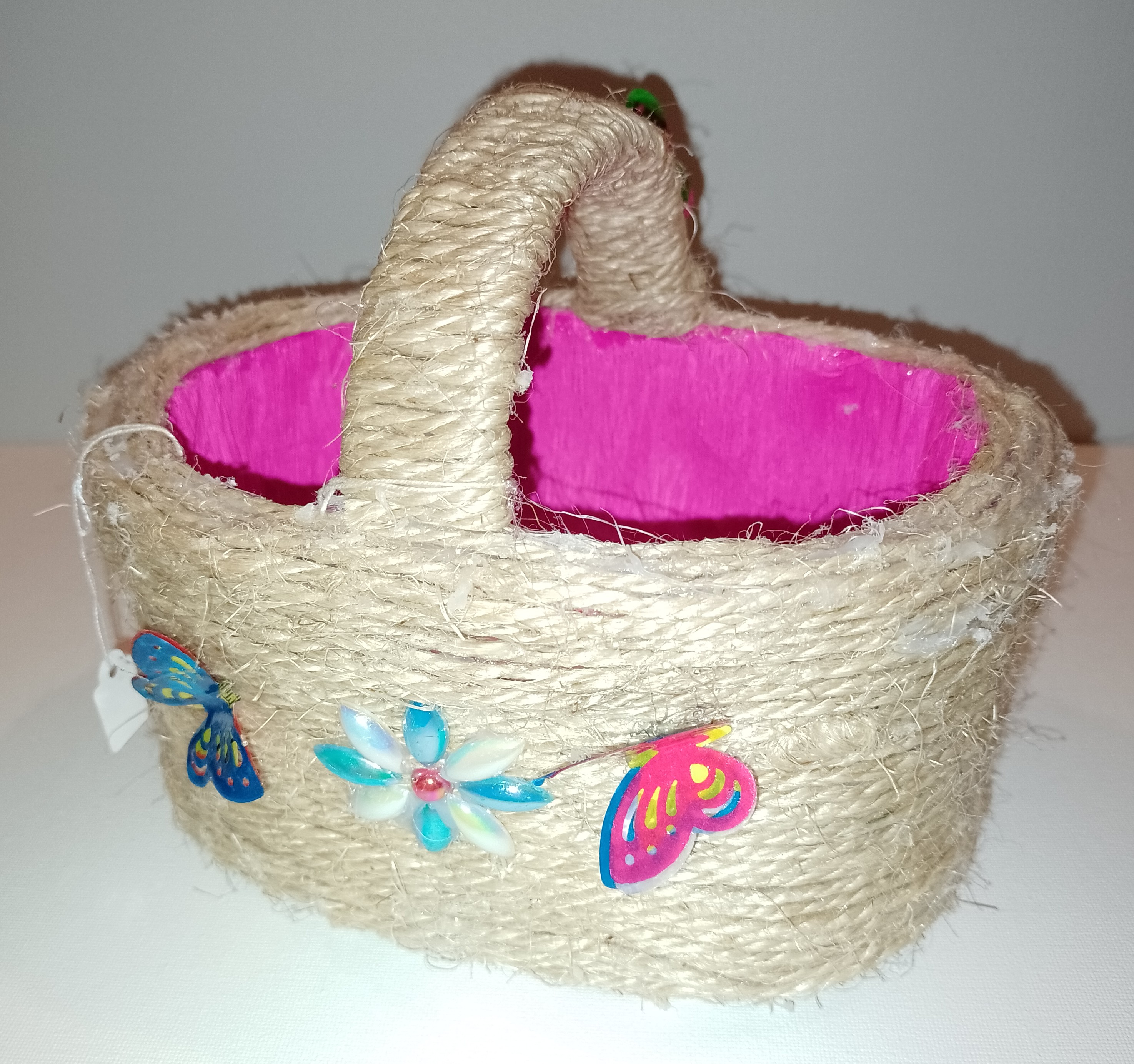  Panier artisanal upcyclé corde — décor papillons et fleurs — choix couleur intérieur