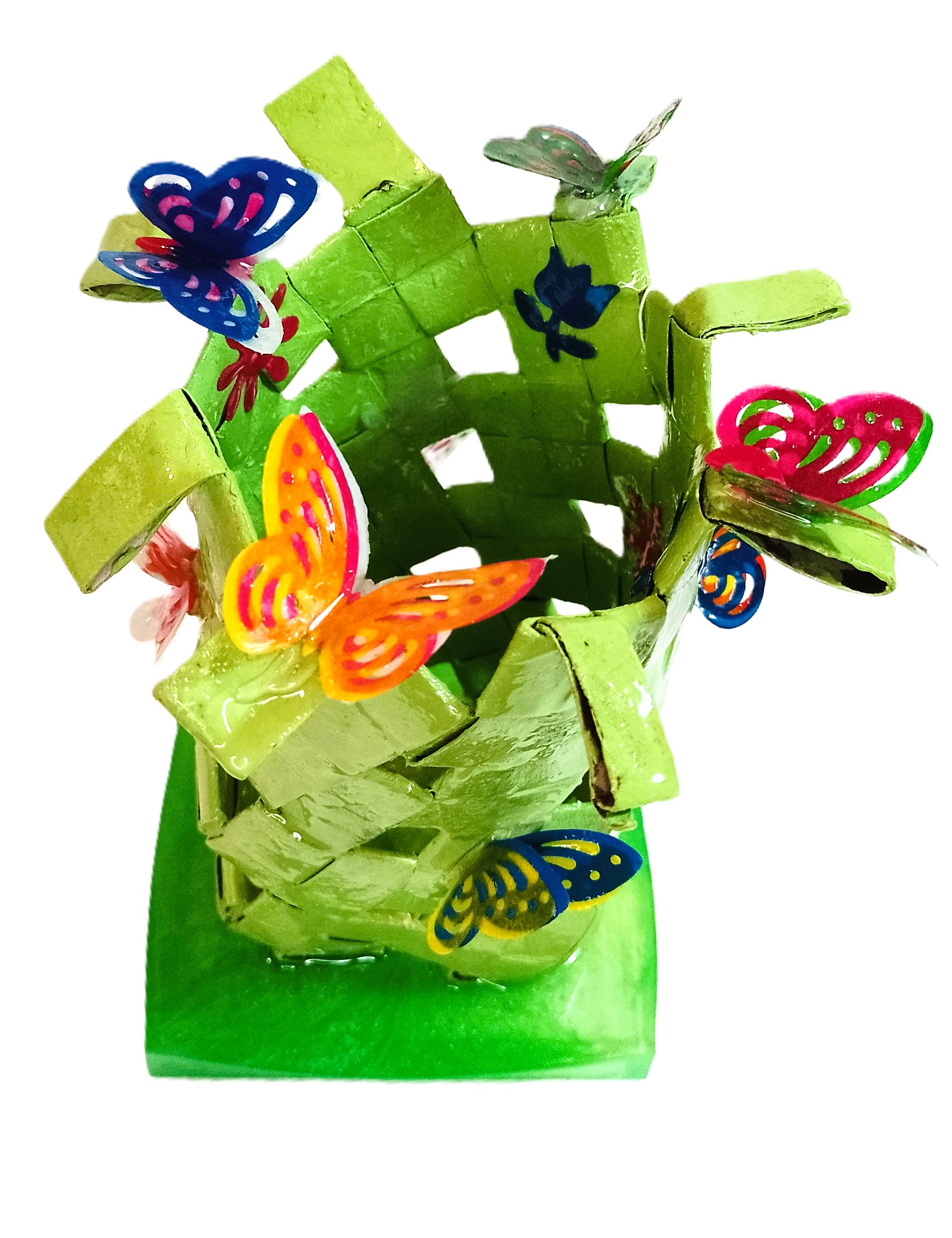 Corbeille artisanale mariage verte haute — 8 papillons — pièce unique
