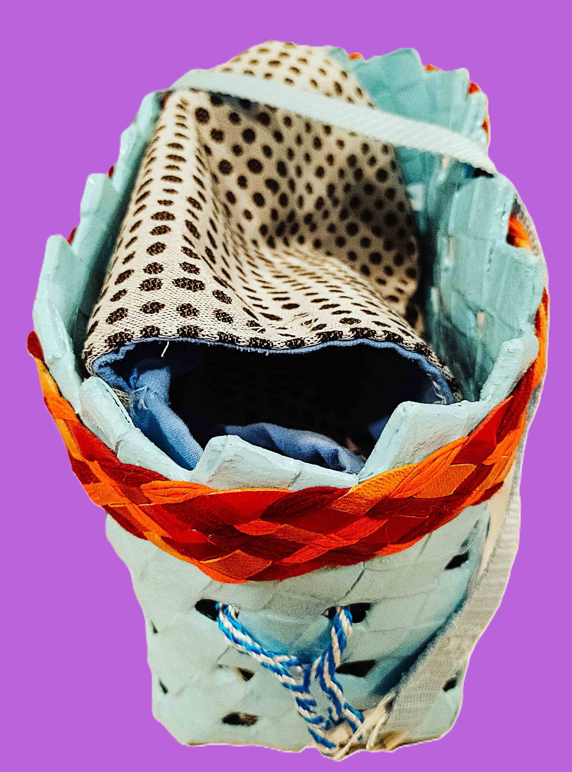  Petit sac artisanal bleu pâle — doublure imperméable gris/bleu — anses bleues