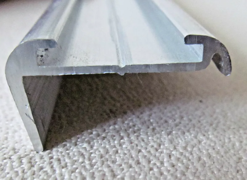 92″ Aluminum Vinyl Insert Type Roof Edge Molding RV Trailer 5/8″x 1 3/16″