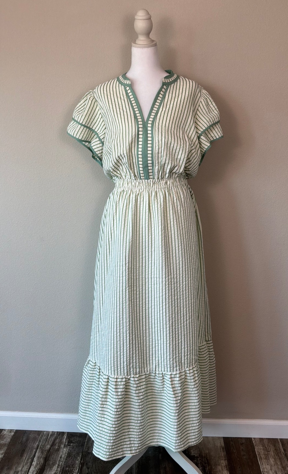 Queen Sage midi dress