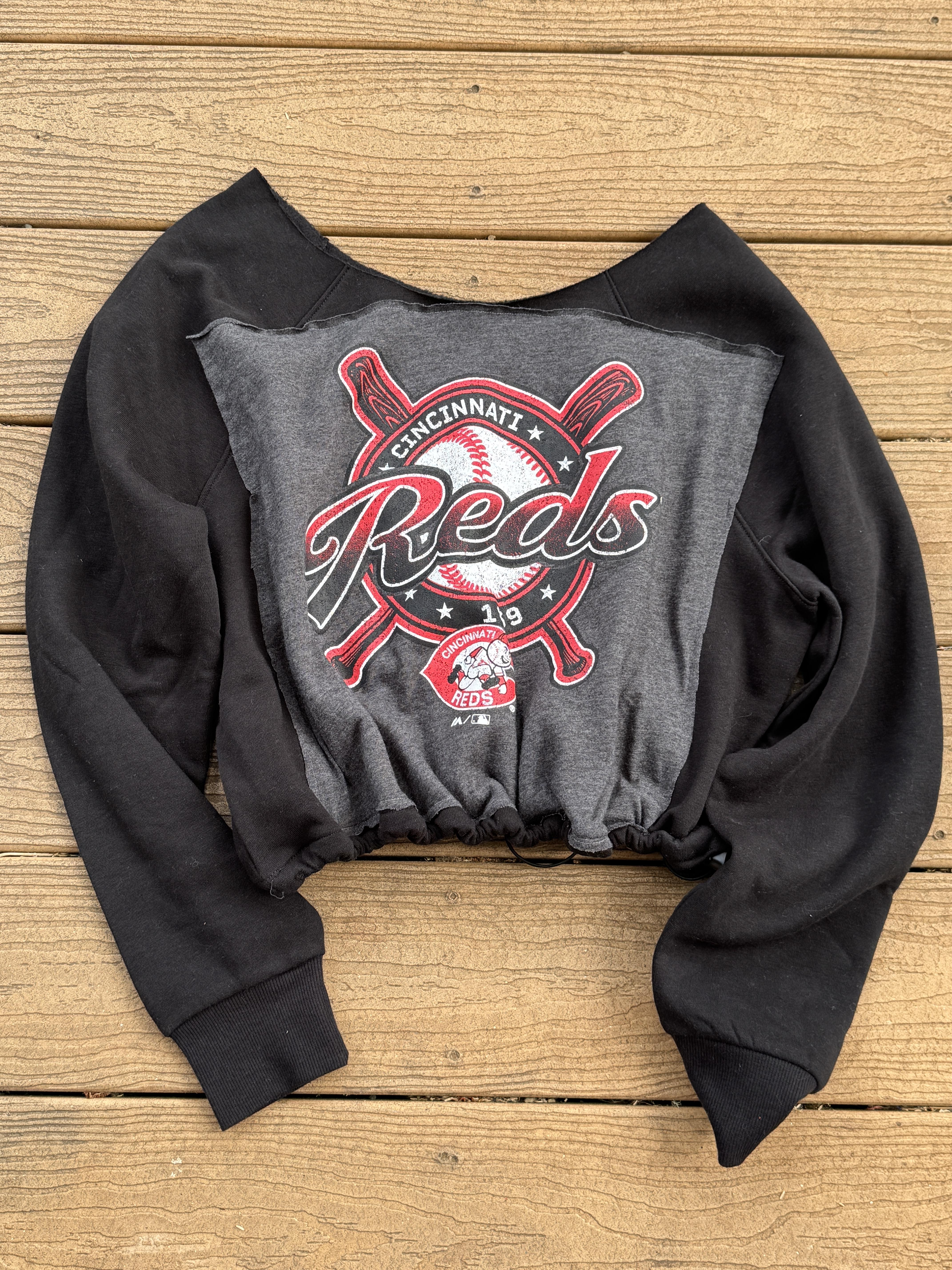 Cincinnatti Reds Black Crop Sweatshirt Vintage MLB One Size 