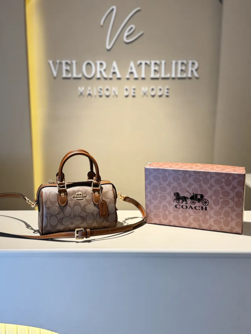 Coach Speedy Super Master with Package (Camel) 