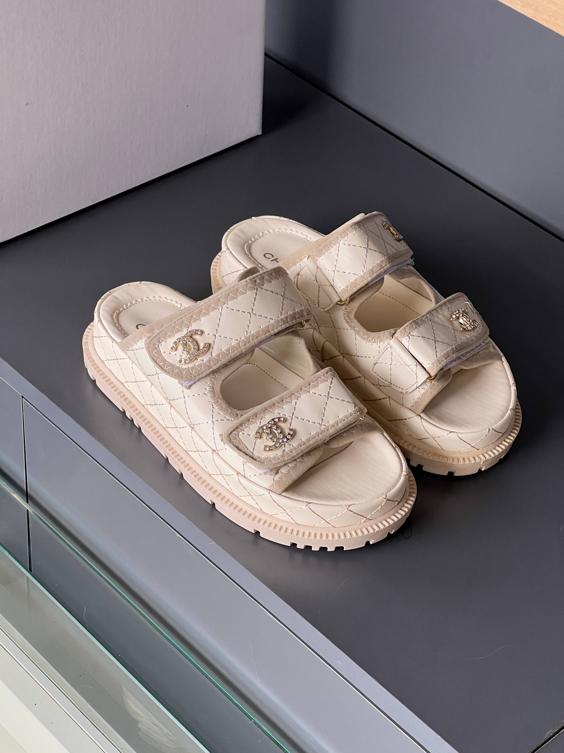 Chanel Off white Slippers 