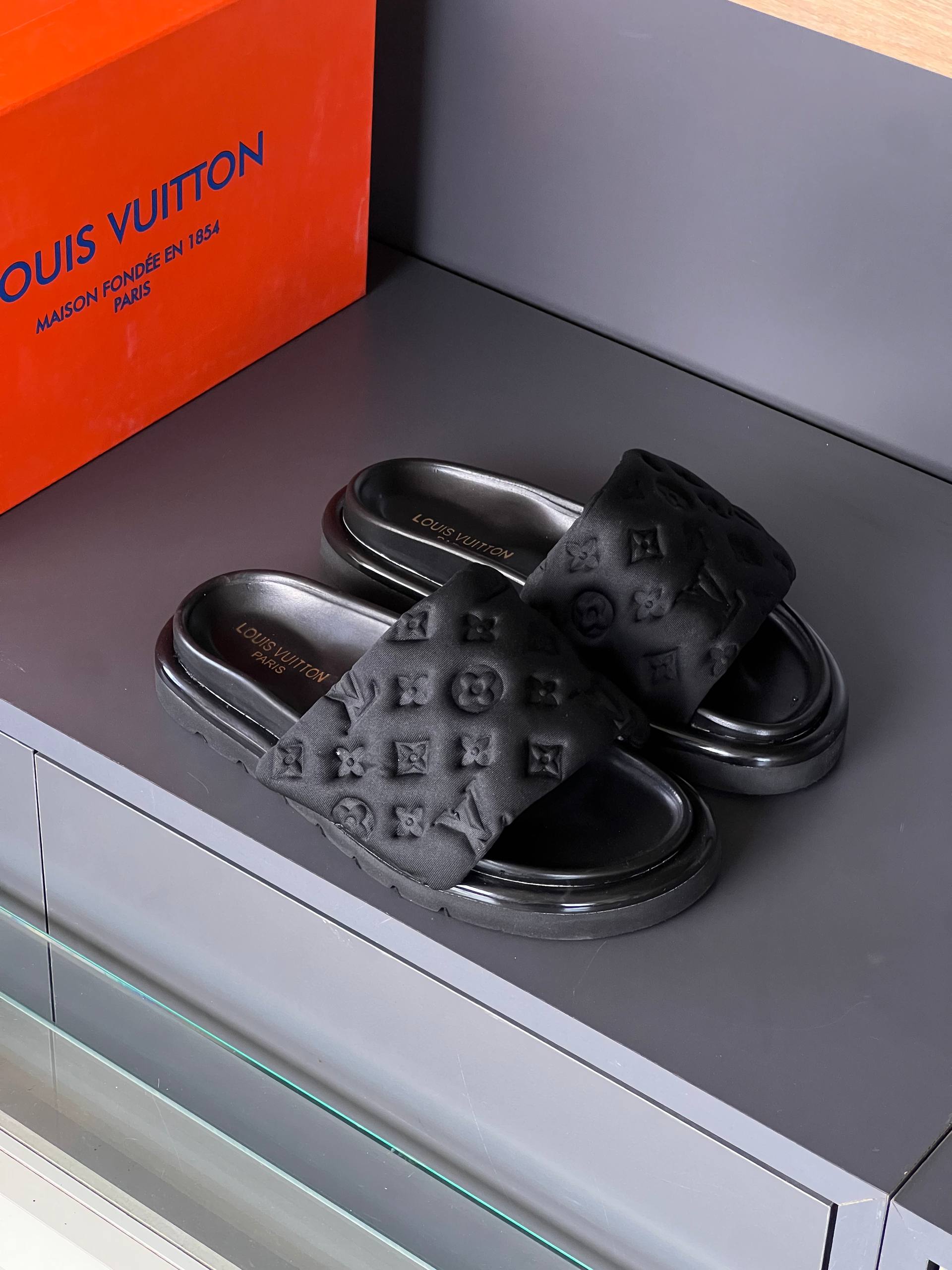 Louis Vuitton Black Puffy Miami Mule Footbed 