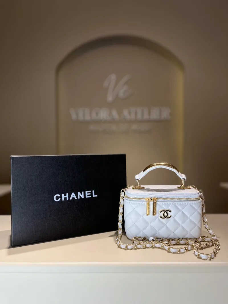 Chanel Vanity White & Gold 