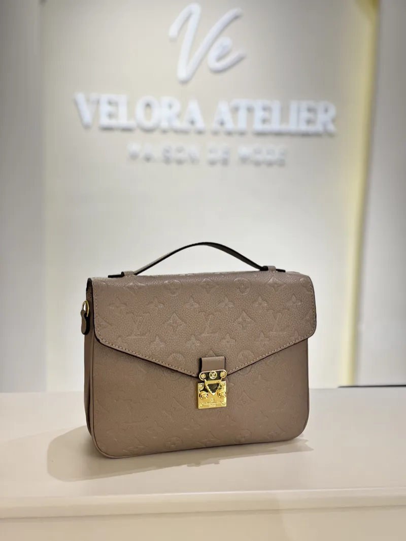Louis Vuitton Pochette Metis 