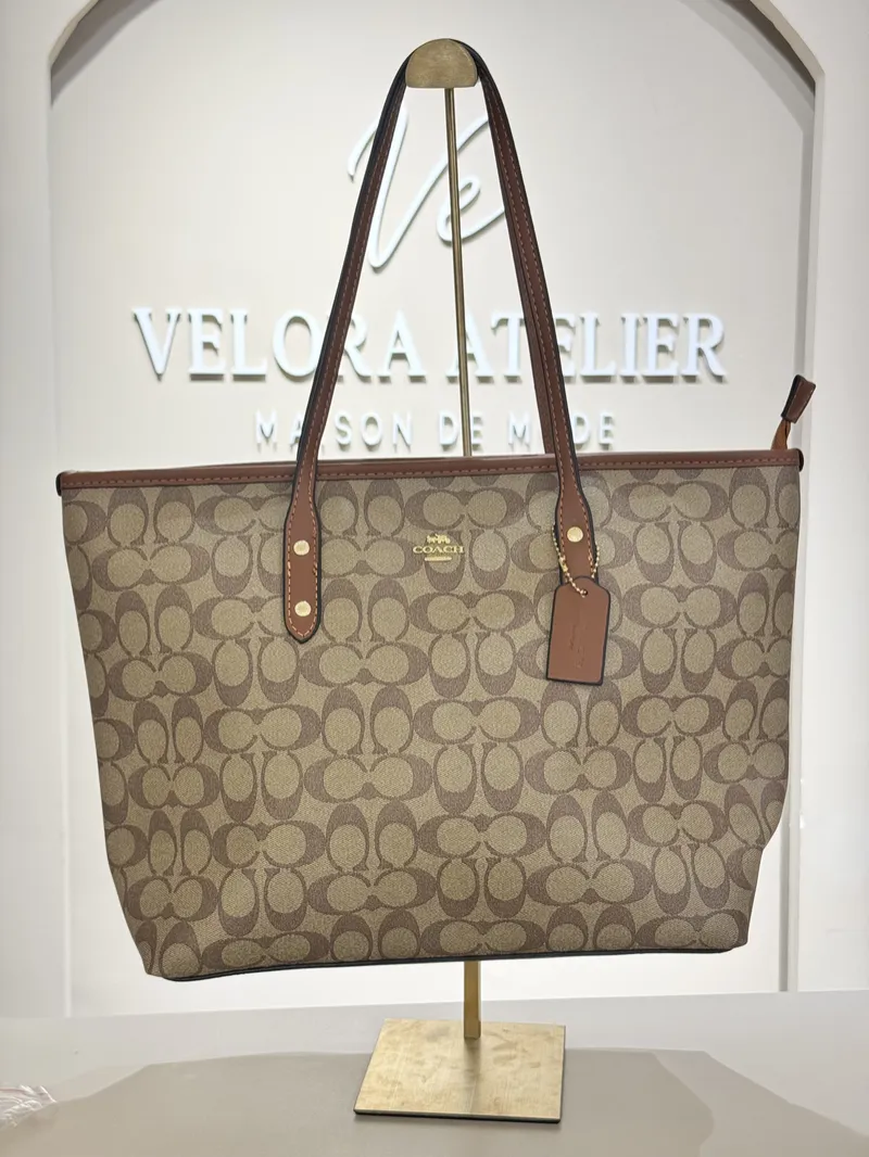 Coach City Tote bag camel color 