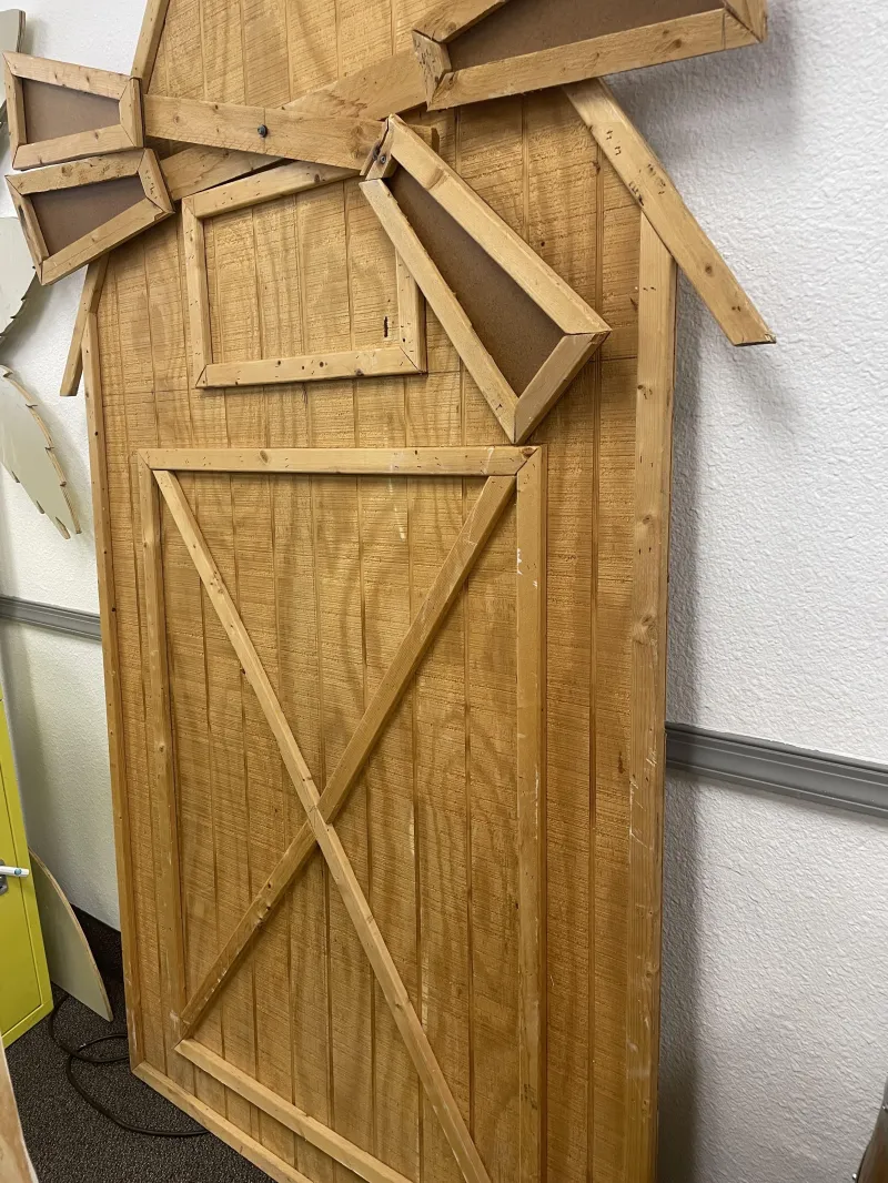 🚪 Rustic Wooden Barn Doors (Backdrop Accent)