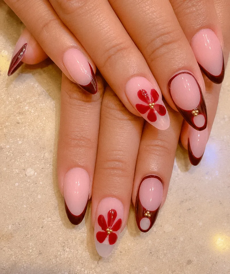 Uñas con decoración floral
